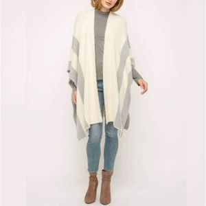 Anthropologie Saturday Sunday Colorblock Fuzzy Wrap Poncho Blanket Sweater Ivory